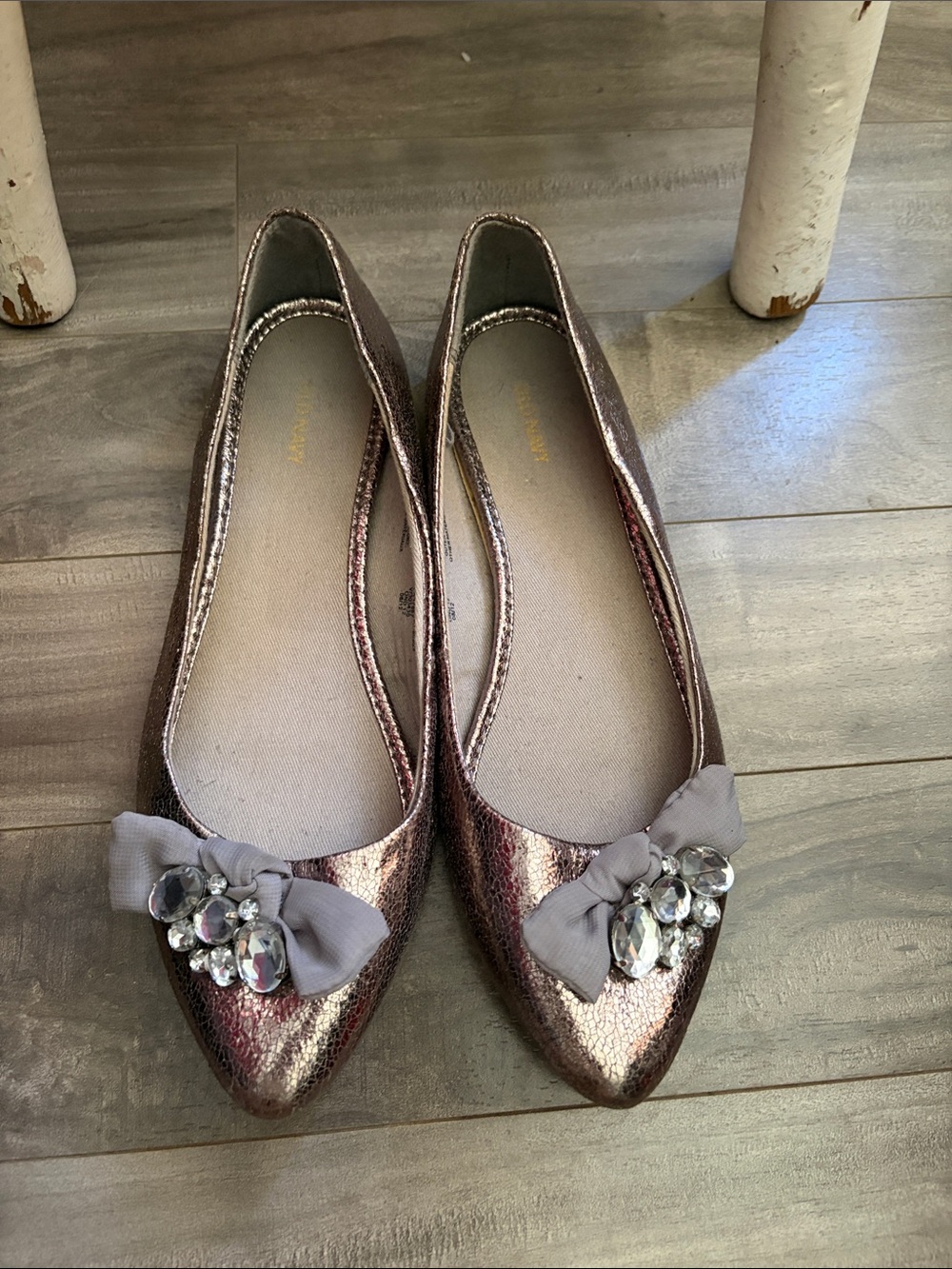 Old Navy Metallic Rose Ballet Flats with Bow and Crystal Embellishment size 8